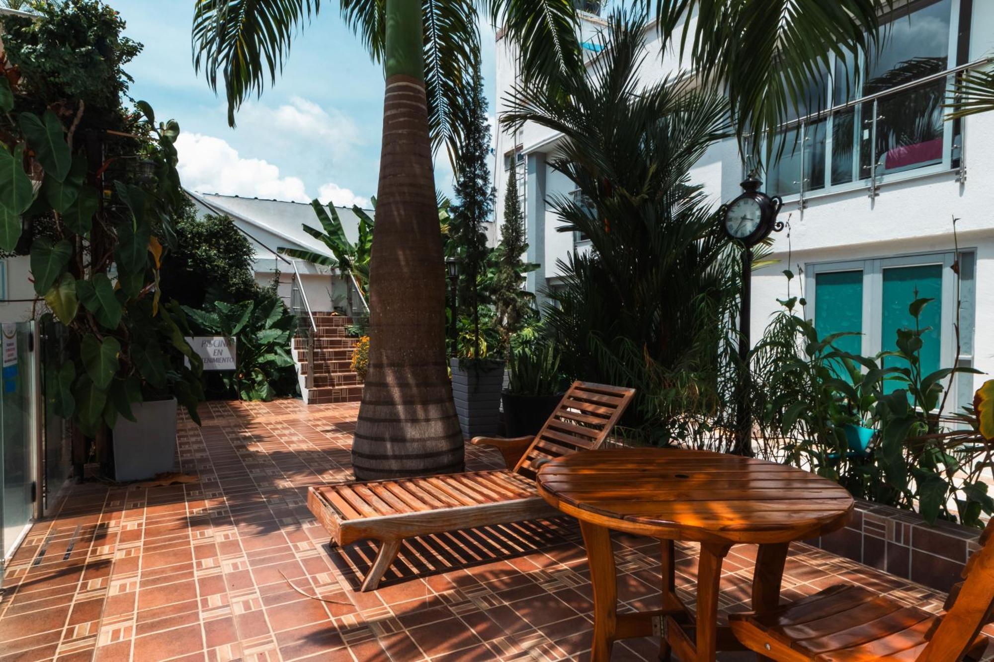 Hotel El Aeropuerto Сан-Хосе-дель-Гуавьяре Экстерьер фото