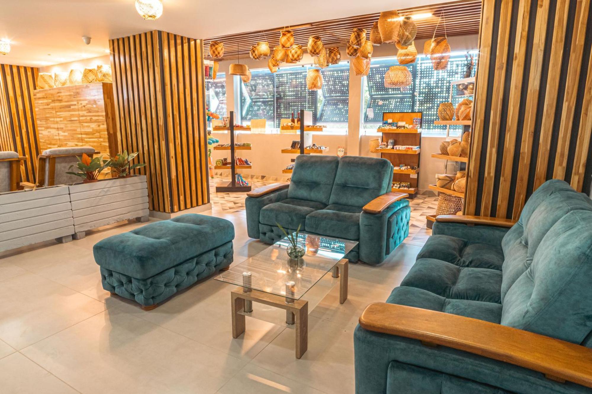 Hotel El Aeropuerto Сан-Хосе-дель-Гуавьяре Экстерьер фото