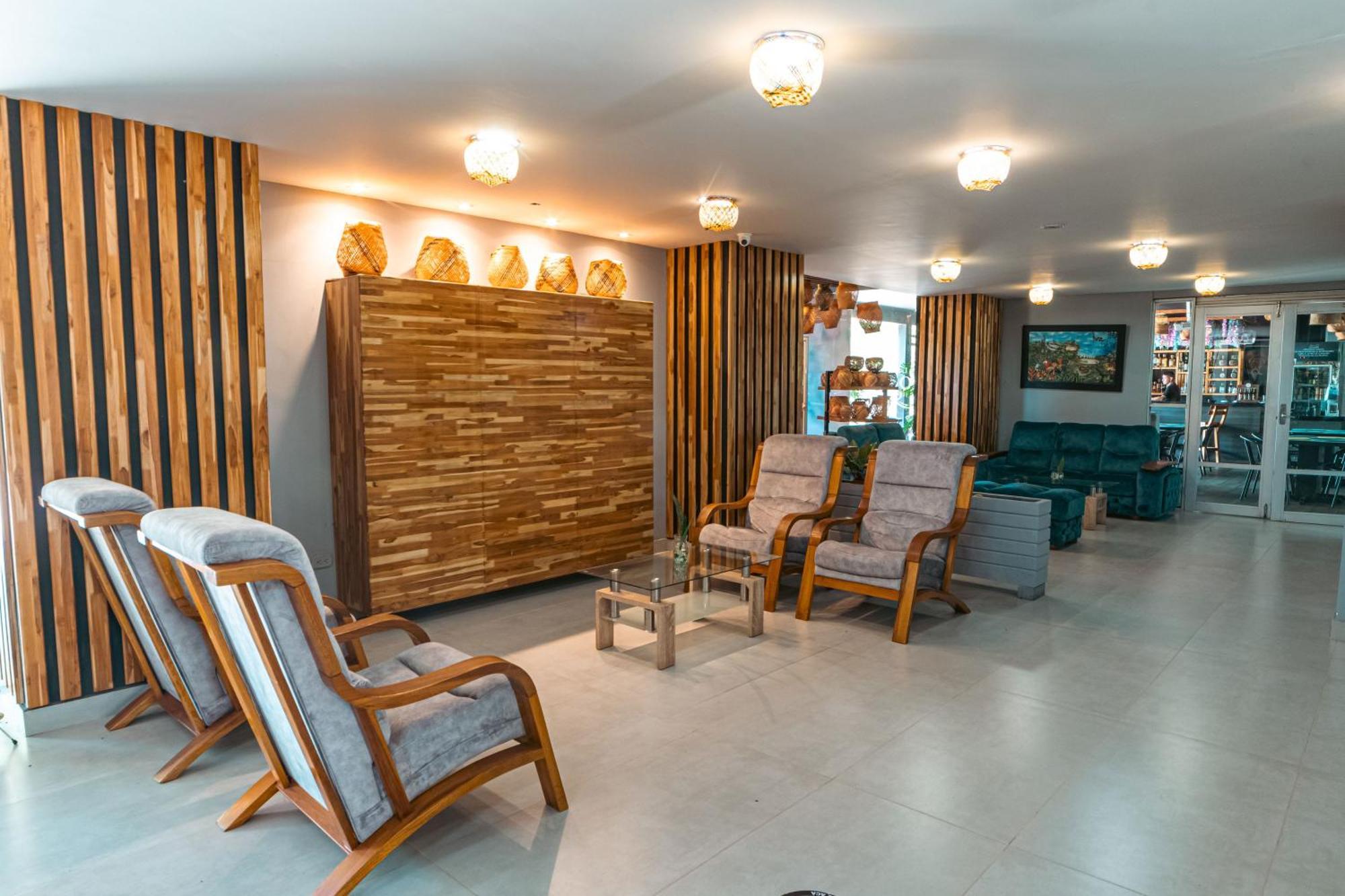 Hotel El Aeropuerto Сан-Хосе-дель-Гуавьяре Экстерьер фото
