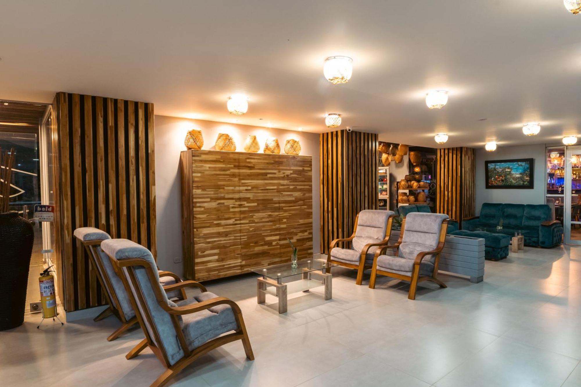 Hotel El Aeropuerto Сан-Хосе-дель-Гуавьяре Экстерьер фото