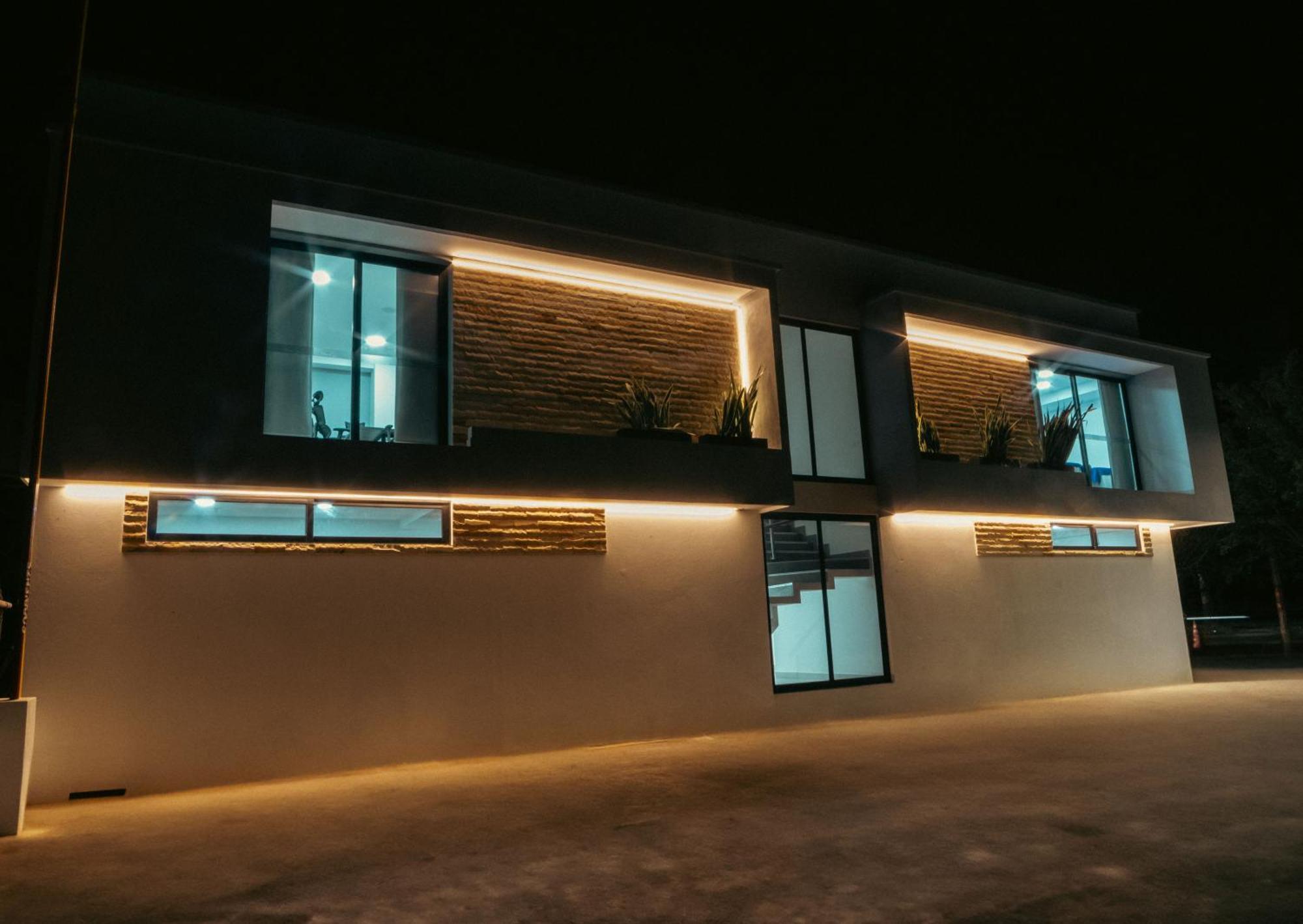 Hotel El Aeropuerto Сан-Хосе-дель-Гуавьяре Экстерьер фото