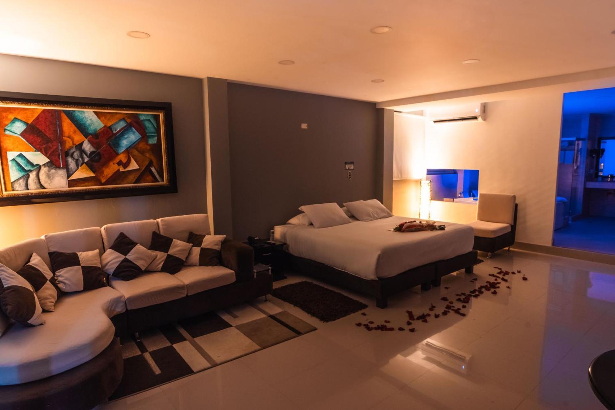 Hotel El Aeropuerto Сан-Хосе-дель-Гуавьяре Экстерьер фото
