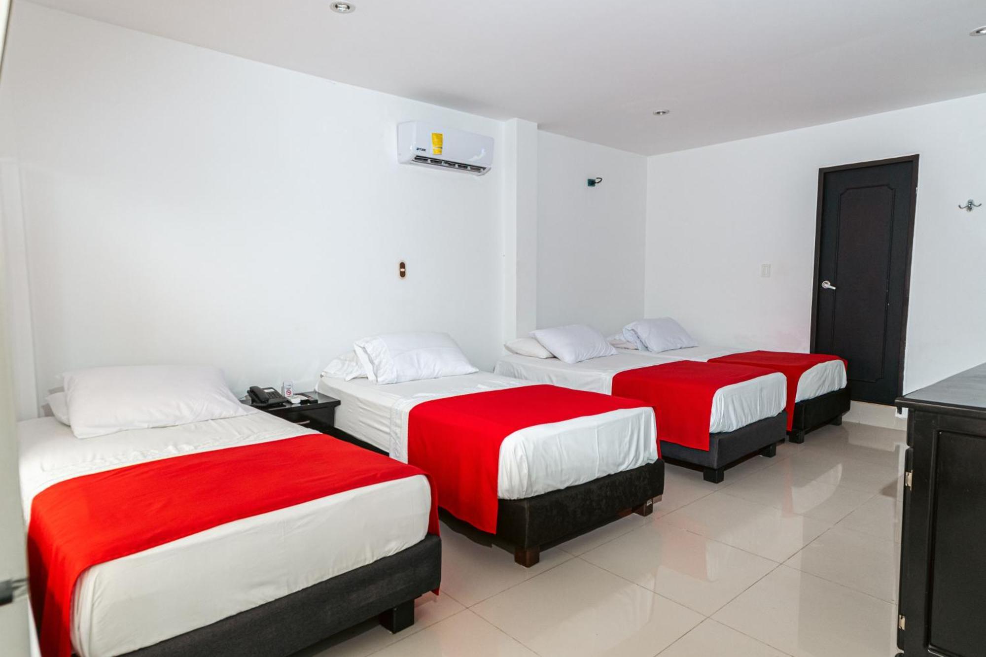 Hotel El Aeropuerto Сан-Хосе-дель-Гуавьяре Экстерьер фото